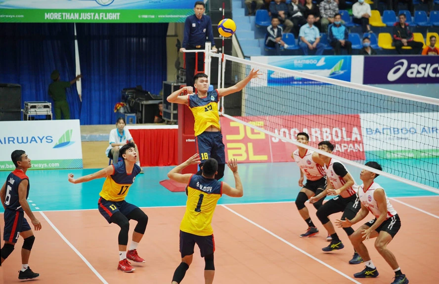 Luật chặn bóng và tấn công